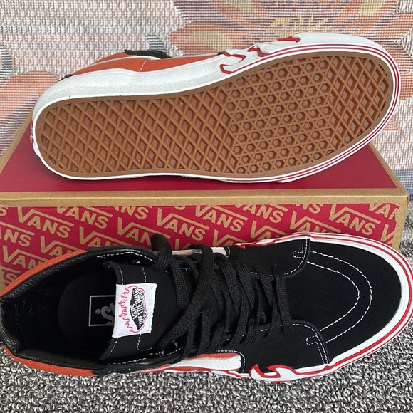 Vans Men’s
Sk8-Hi Flame VN0005UJGWP Sneakers - Picture 4 of 16